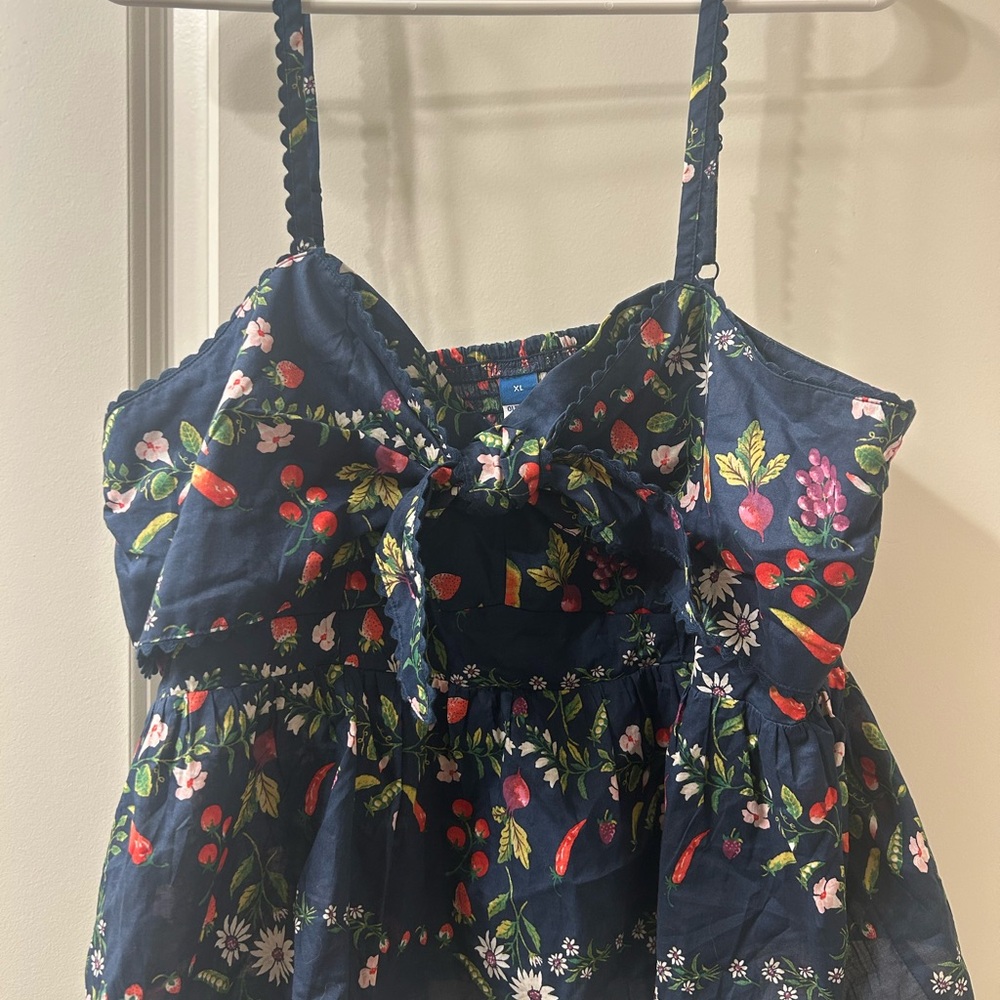 Old Navy Navy Floral Cropped Tank Top - Picture 2 of 4